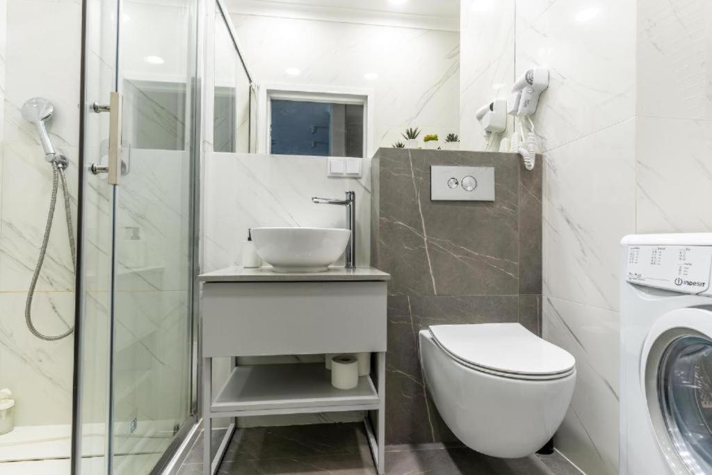 Mennica Residence Apartments Varşovia Exterior foto